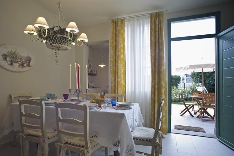 Cevoli Country Resort Lari Екстериор снимка