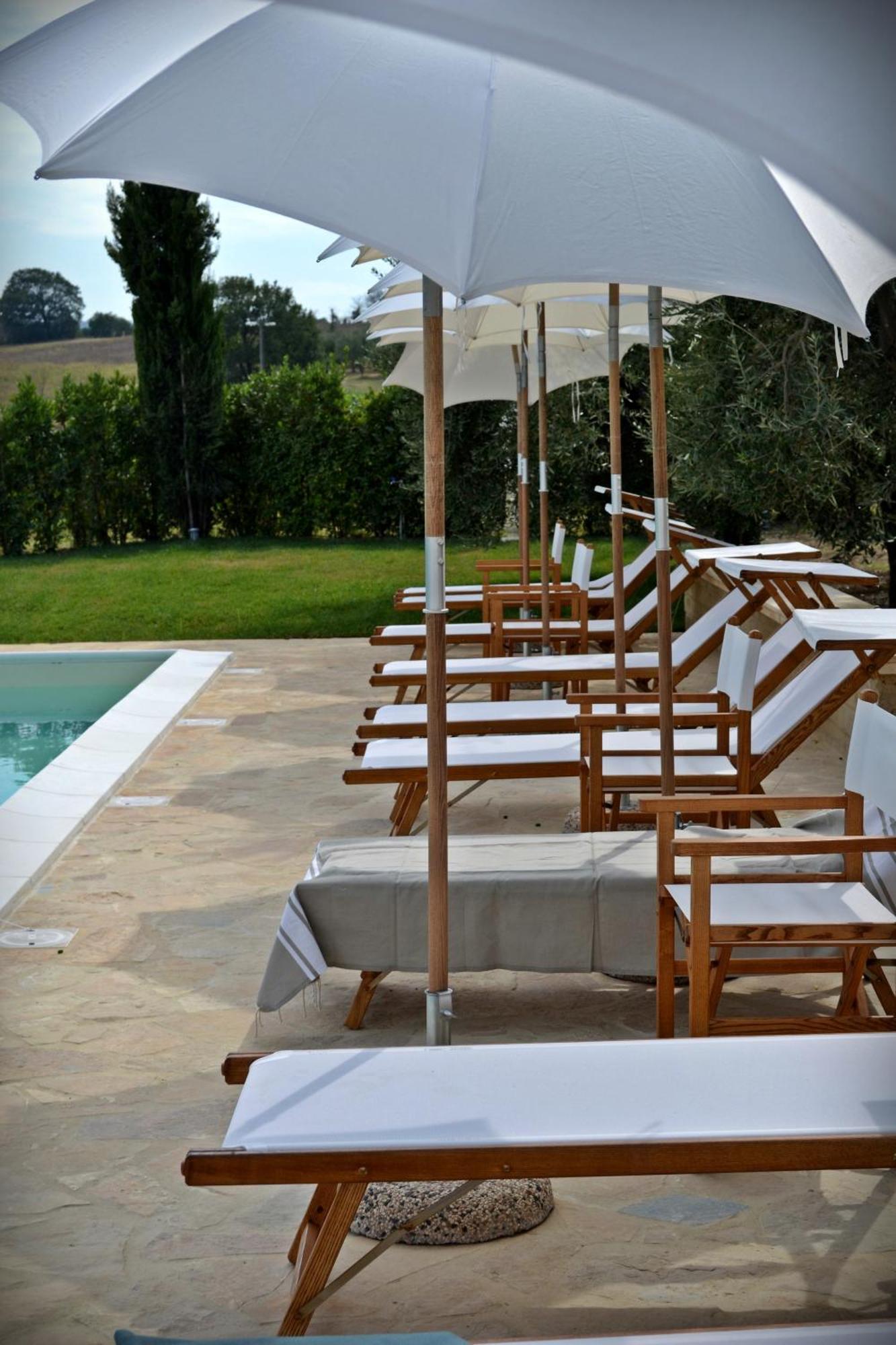 Cevoli Country Resort Lari Екстериор снимка