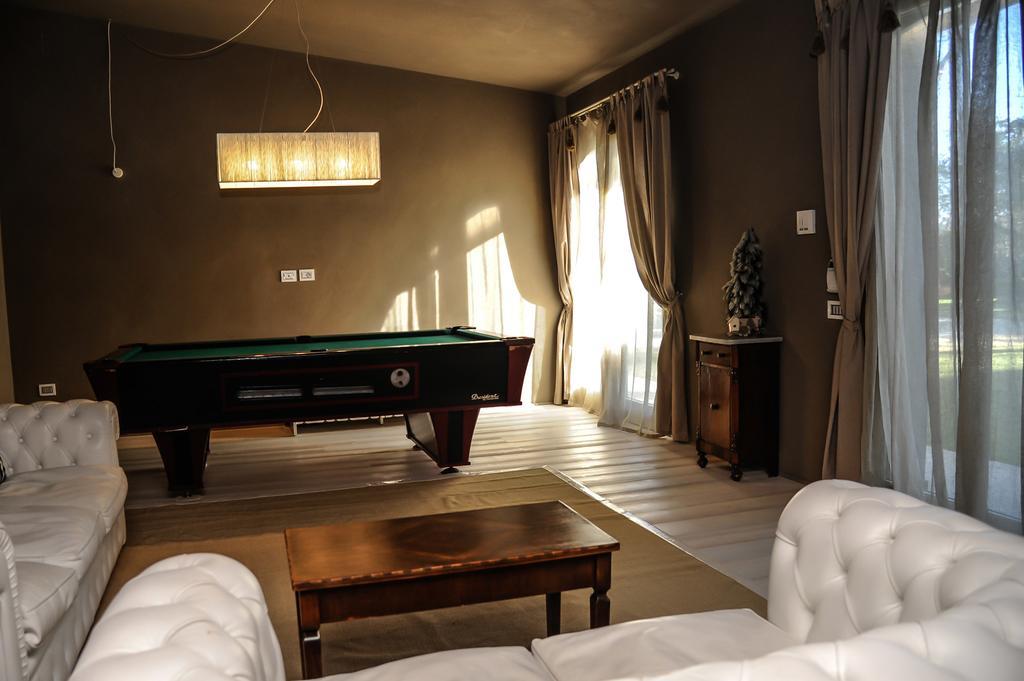 Cevoli Country Resort Lari Екстериор снимка